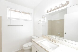 2732 W Estrella Dr in Chandler, AZ - Building Photo - Building Photo