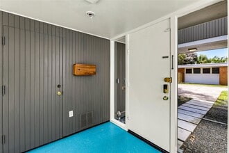 1310 Harbor View Dr in Galveston, TX - Building Photo - Building Photo