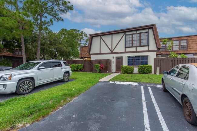 103 Weybridge Cir in Royal Palm Beach, FL - Building Photo - Building Photo