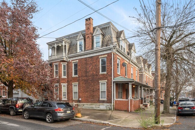 1531 Green St in Harrisburg, PA - Building Photo - Building Photo