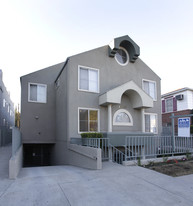 10938 Moorpark St Apartments