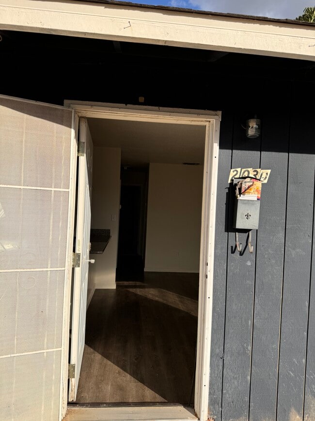 203 Lualan Ln in Roseville, CA - Foto de edificio - Building Photo