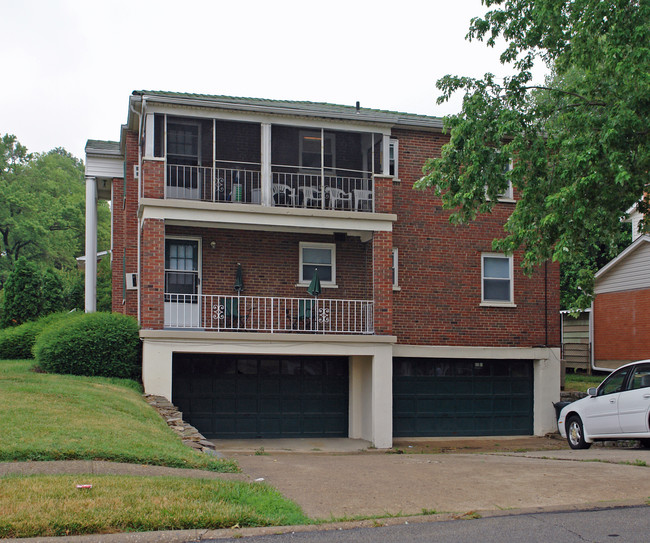 6530 Elbrook Ave in Cincinnati, OH - Foto de edificio - Building Photo