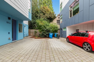 921 10th Ave E in Seattle, WA - Building Photo - Building Photo