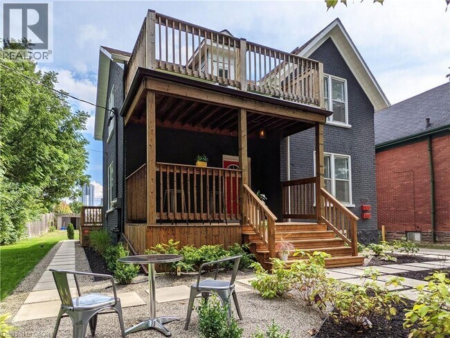 229 Wellington St N in Kitchener, ON - Building Photo - Building Photo