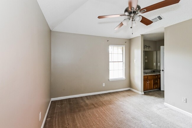 6583 Shaker Ln in Memphis, TN - Building Photo - Building Photo