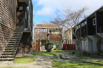 1060-1076 14th St in Oakland, CA - Foto de edificio - Building Photo