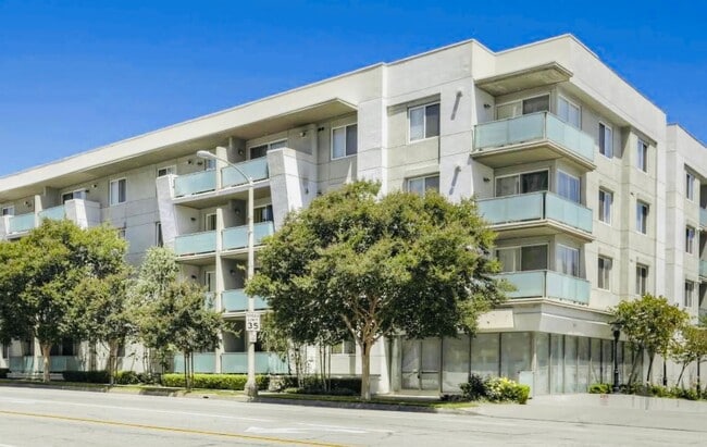 property at 160 S Hudson Ave