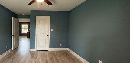 520 W Mayfield Blvd in San Antonio, TX - Building Photo - Building Photo