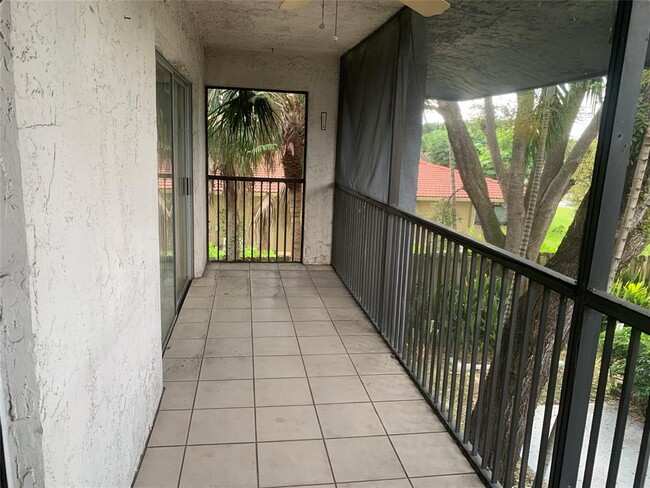 8986 W Sample Rd, Unit 8986 in Coral Springs, FL - Building Photo - Building Photo