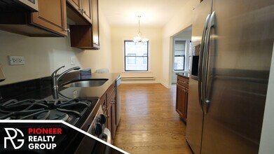 736 W Addison St, Unit 2 in Chicago, IL - Building Photo - Building Photo