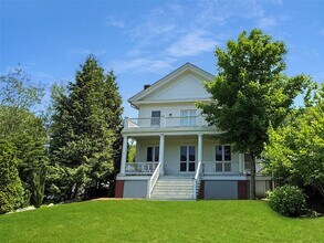 10 Hudson River Ln in Garrison, NY - Building Photo - Building Photo