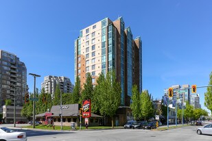 8280 Westminster Hwy in Richmond, BC - Building Photo