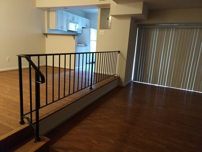 4705 Tecumseh St, Unit 103