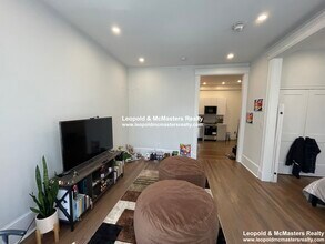 107 Queensberry St, Unit 14 in Boston, MA - Building Photo - Building Photo