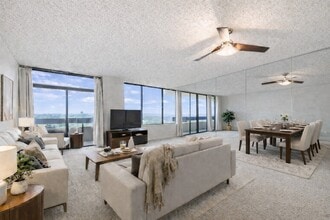 14655 Champion Forest Dr in Houston, TX - Building Photo - Building Photo