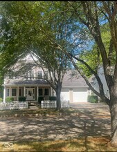 5670 Honey Locust Dr in Columbus, IN - Building Photo - Building Photo