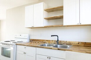 45 Scruggs St, Unit Unit D in Chattanooga, TN - Building Photo