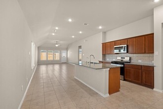 3294 Old Ironwood Dr in Conroe, TX - Building Photo - Building Photo