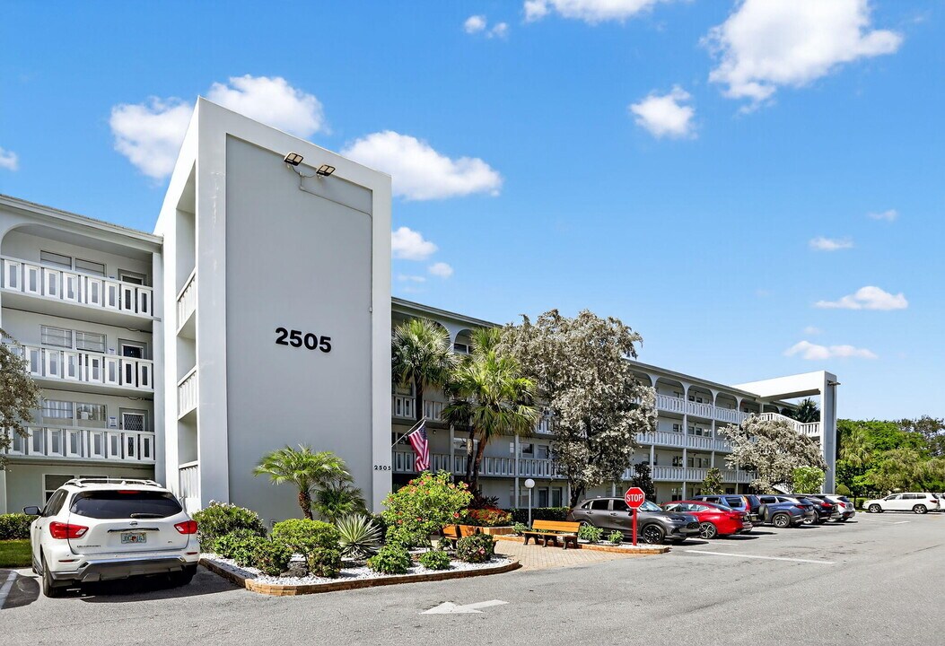 2505 Antigua Terrace in Coconut Creek, FL - Building Photo