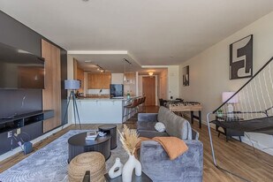 44 W Monroe St in Phoenix, AZ - Building Photo