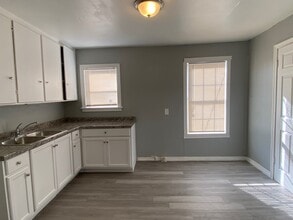 1326 NW 100th St in Oklahoma City, OK - Foto de edificio - Building Photo