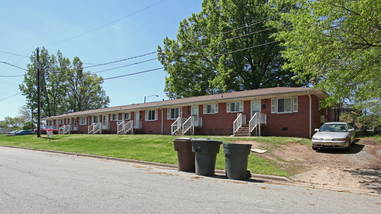 211 Marshall St in Greensboro, NC - Foto de edificio