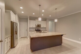 2069 Kings Gate Ln, Unit 2069 in Mount Pleasant, SC - Foto de edificio - Building Photo