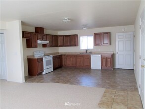 622 S Lake St in Moses Lake, WA - Building Photo - Building Photo