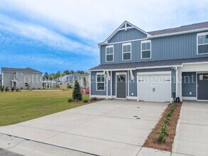 29 W Pioneer Wy in Hampstead, NC - Building Photo - Building Photo