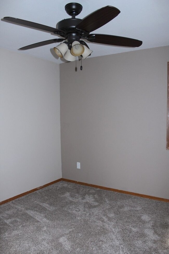 1713 S 8th Ave in Sioux Falls, SD - Building Photo - Building Photo