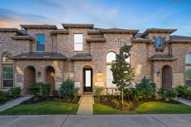 property at 18247 Lakepoint Rdg Ln