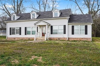 707 E Mcintosh Rd in Griffin, GA - Building Photo - Building Photo