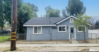 812 N Main St in Piru, CA - Building Photo