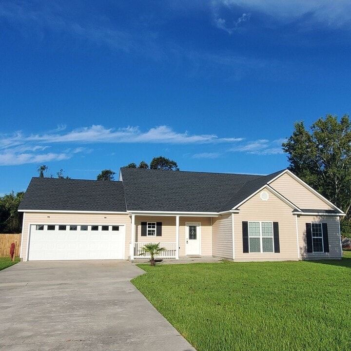 30 Jacobs Walk in Lakeland, GA - Building Photo