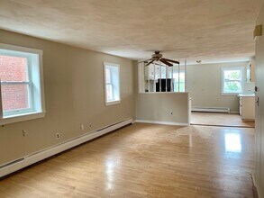 139 Chelsea St in Boston, MA - Foto de edificio - Building Photo