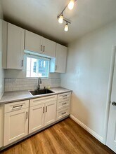 5703 E Ocean Blvd in Long Beach, CA - Building Photo - Building Photo