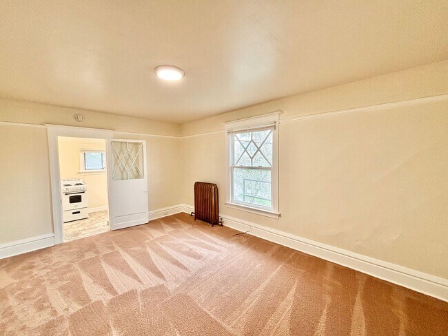 302 W Olympic Pl, Unit 4 in Seattle, WA - Building Photo - Building Photo