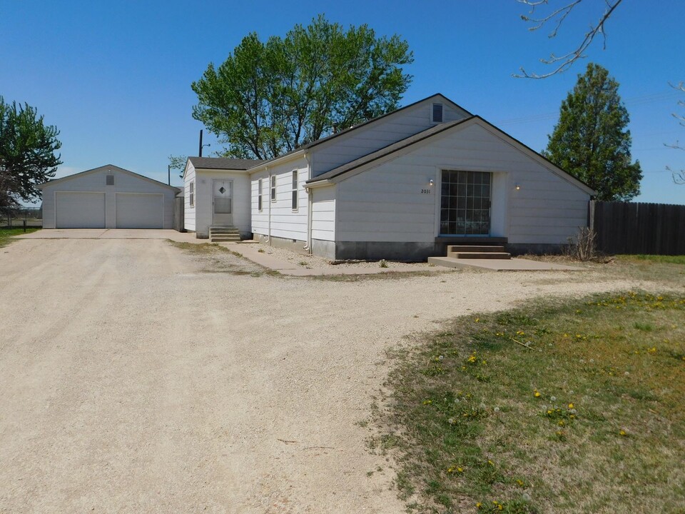 2031 SW Prairie Creek Rd in Benton, KS - Building Photo