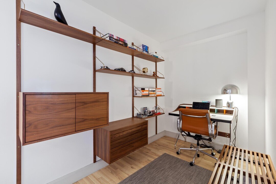 420 W 25th St-Unit -7K in New York, NY - Building Photo