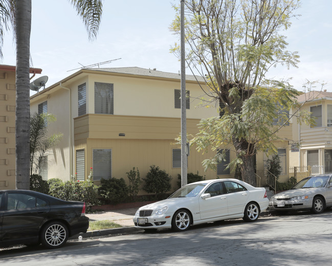 256 E Vernon St in Long Beach, CA - Building Photo - Building Photo