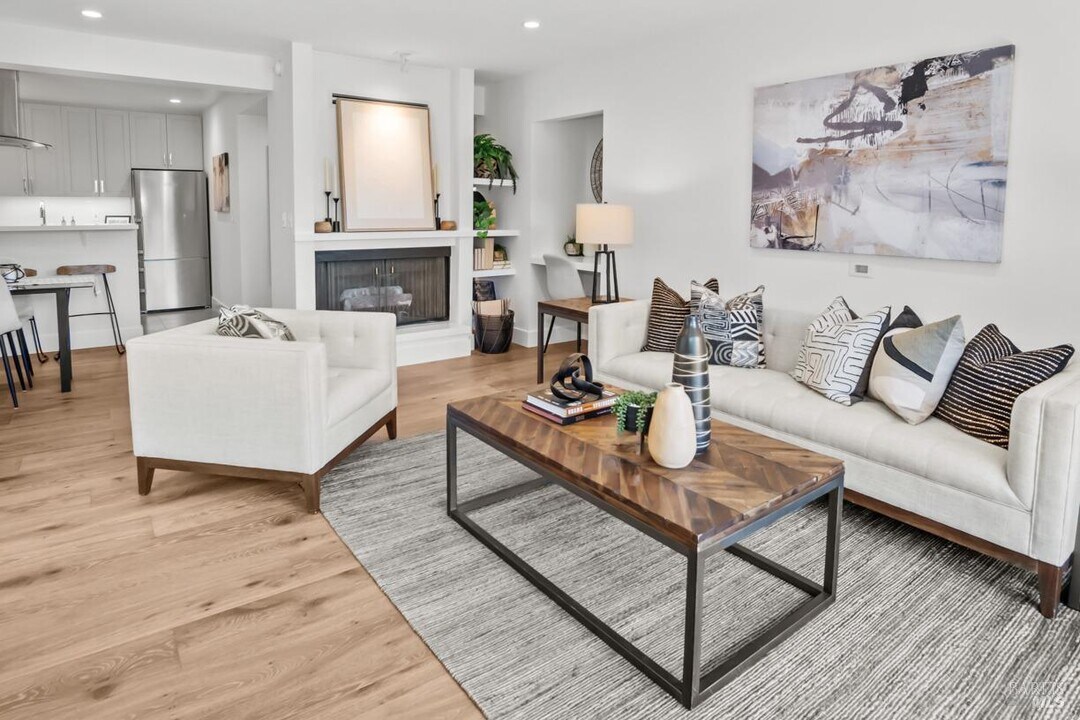 43 Anchorage Rd in Sausalito, CA - Building Photo