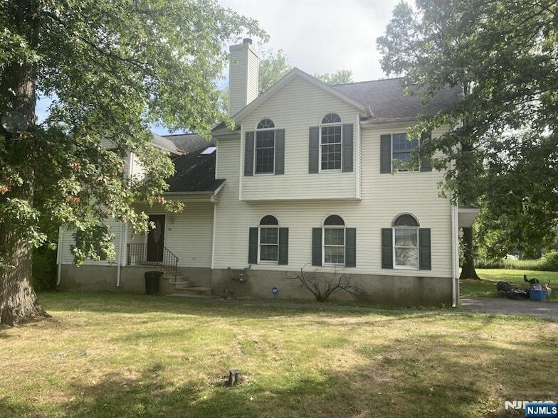 156 Dorsa Ave in Wayne, NJ - Building Photo