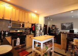 71 Babcock St, Unit 2 in Brookline, MA - Building Photo - Building Photo