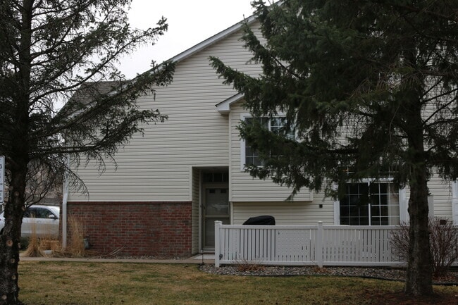 2696 Mallard Dr in Woodbury, MN - Building Photo - Building Photo