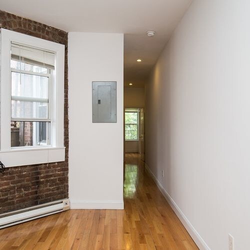 21 Adelphi St-Unit -2d in Brooklyn, NY - Building Photo - Building Photo