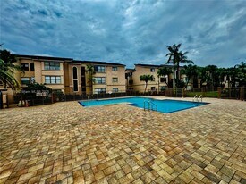 2900 S University Dr, Unit 9103 in Davie, FL - Building Photo