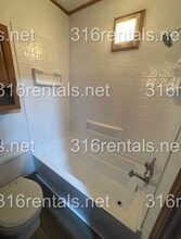 420 E 6th St in Newton, KS - Building Photo - Building Photo