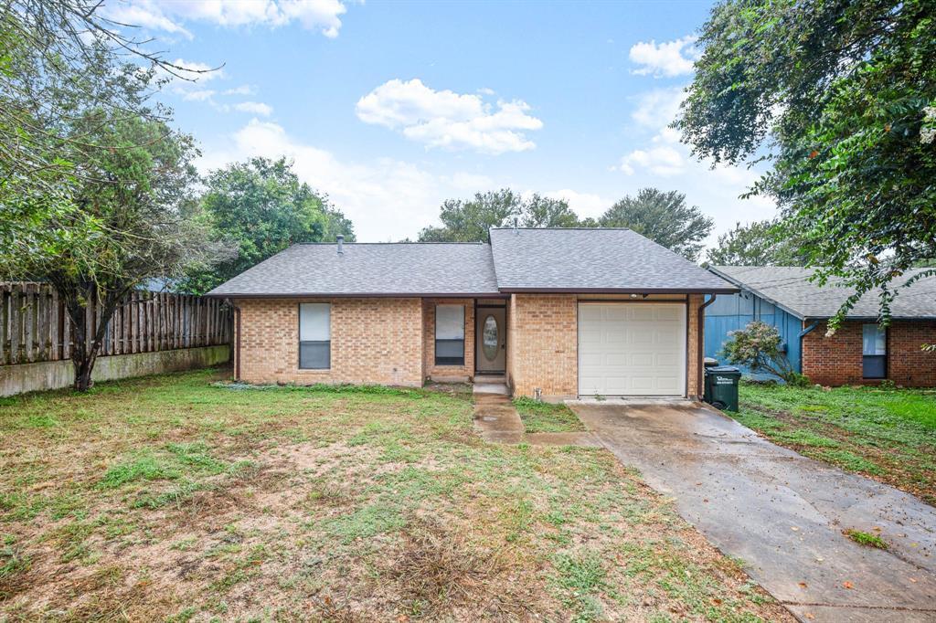 2025 Castle Gate Cir in San Marcos, TX - Foto de edificio