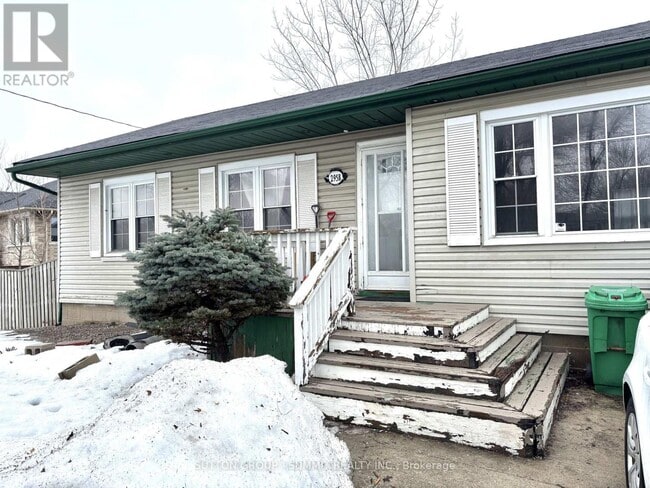 2958 King St in Caledon, ON - Building Photo - Building Photo